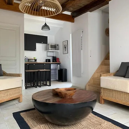 La Meffrais 1741 Bed & Breakfast Dinan Room photo